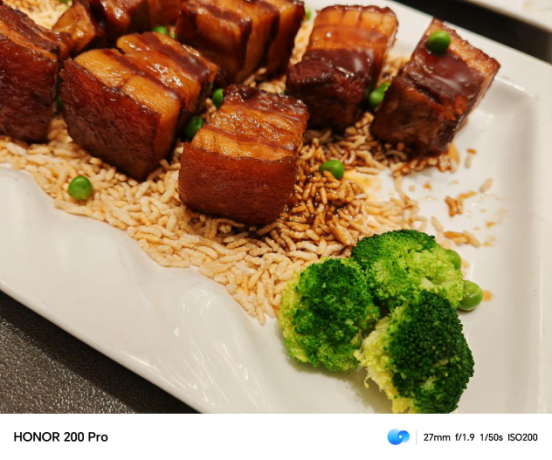 荣耀200 Pro上手:雅顾光影写真大师 媲美单反