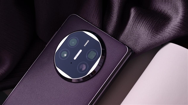 父亲节送礼首选!折叠旗舰华为Mate X5购机享12期免息 还送价值999元的HUAWEI Care+