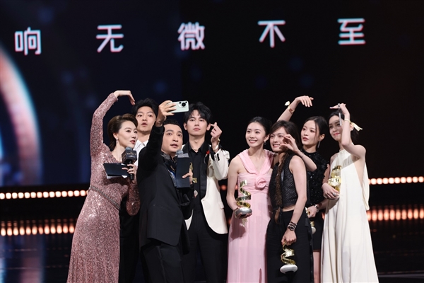 拍完微博电影之夜:感受华为Pura 70追星神器的亿点点震撼