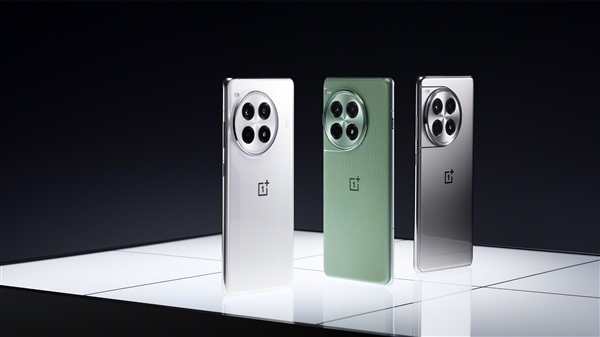 一加Ace 3 Pro全家福出炉:玻璃、陶瓷、皮革三种旗舰材质