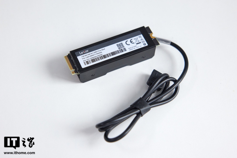 雷克沙 NM1090 PCIe5.0 Gen5x4 NVMe 固态硬盘体验：12000MB/s超高速读取，RGB 散热马甲是绝配