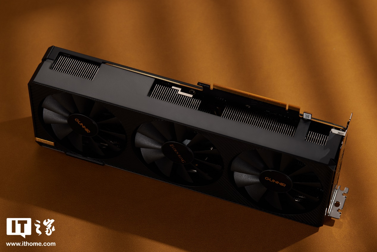 蓝戟 A770 Photon 16G OC X 艾尔登法环 DLC 联名款显卡开箱：暗黑涂装，“环味”十足
