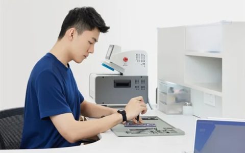 华为7月服务日来了：手机免费贴膜、维修免人工费