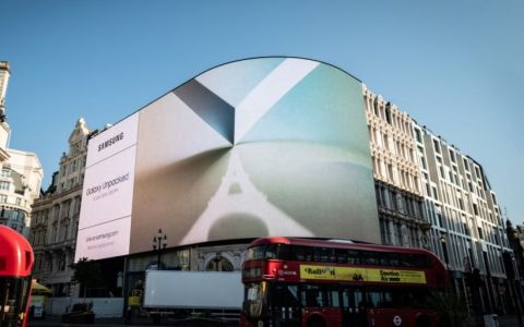 三星否认和 LVMH 合作推出路易・威登联名款“奥运版”折叠屏手机