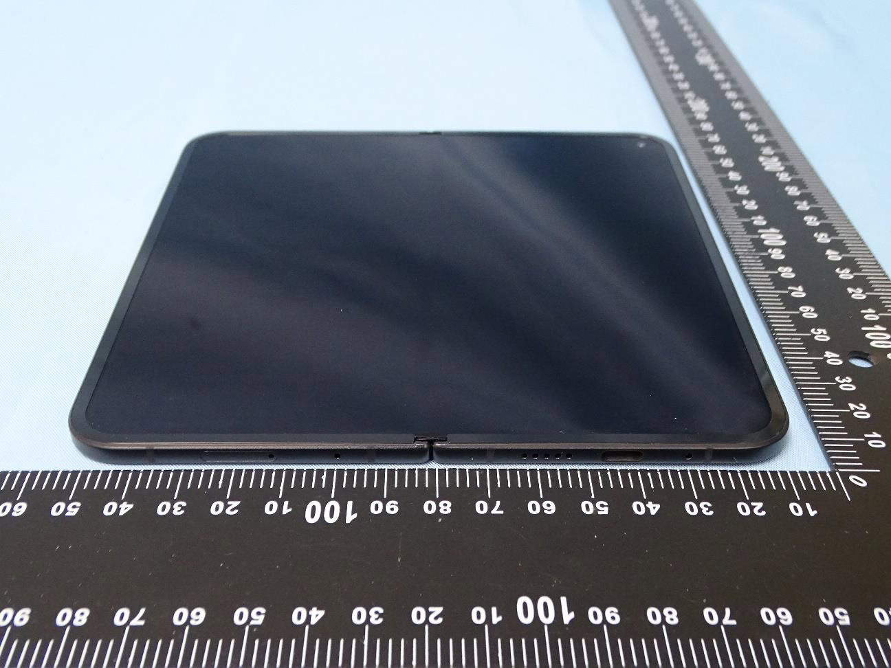 谷歌 Pixel 9 Pro Fold 折叠屏真机曝光：圆角矩形相机模组、潜望长焦镜头