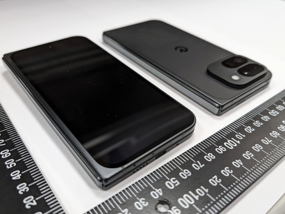 谷歌 Pixel 9 Pro Fold 折叠屏真机曝光：圆角矩形相机模组、潜望长焦镜头