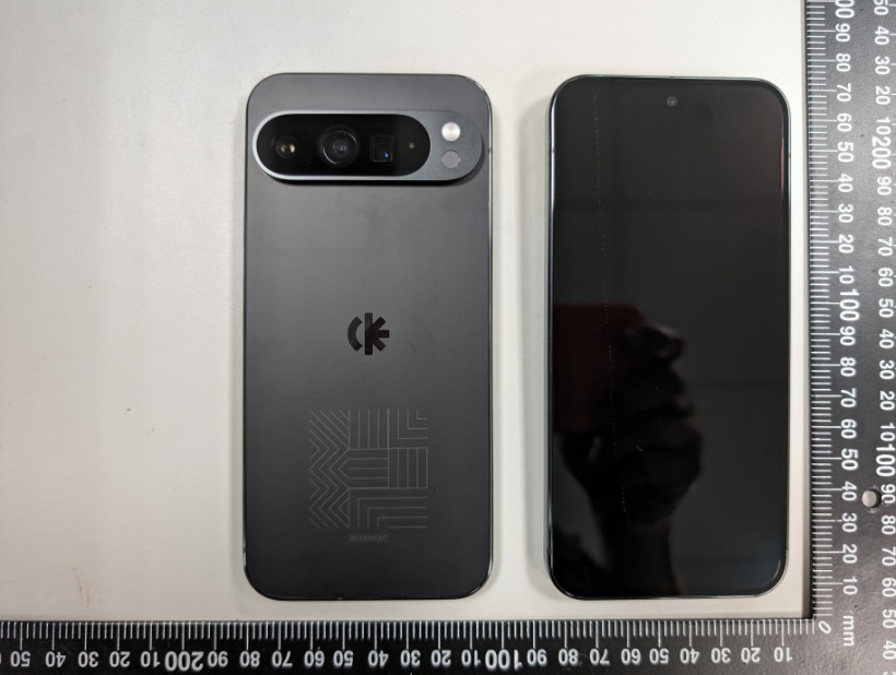 谷歌 Pixel 9 Pro Fold 折叠屏真机曝光:圆角矩形相机模组、潜望长焦镜头