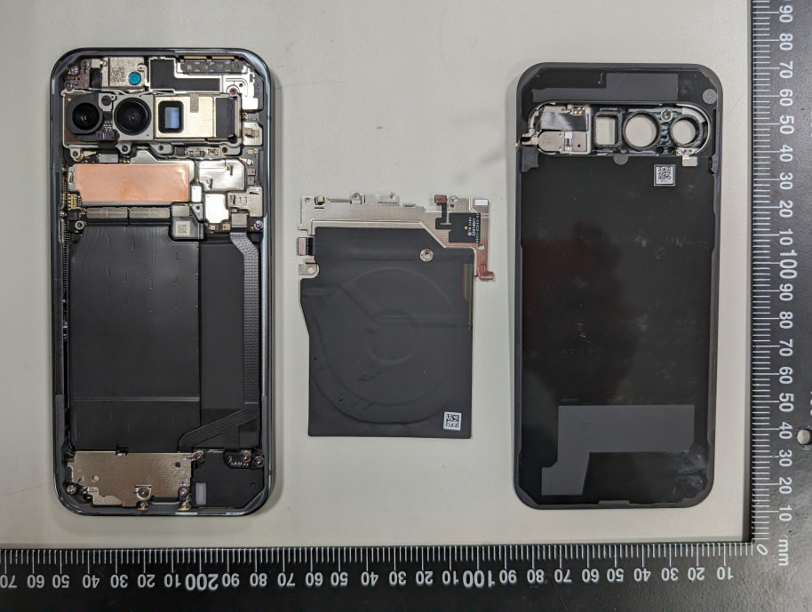 谷歌 Pixel 9 Pro Fold 折叠屏真机曝光:圆角矩形相机模组、潜望长焦镜头