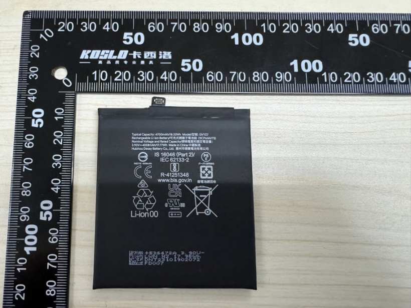 谷歌 Pixel 9 Pro Fold 折叠屏真机曝光：圆角矩形相机模组、潜望长焦镜头