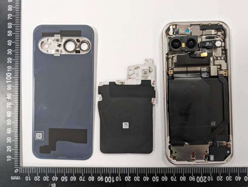 谷歌 Pixel 9 Pro Fold 折叠屏真机曝光:圆角矩形相机模组、潜望长焦镜头