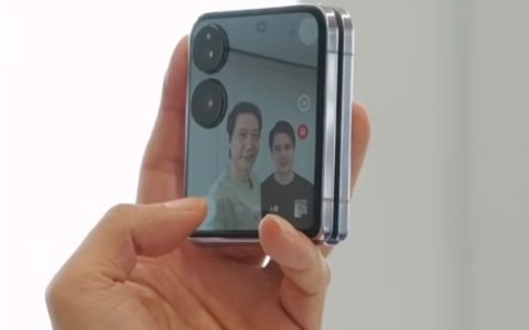 小米第一次做小折叠就大受欢迎 卢伟冰：MIX Flip卖得非常好