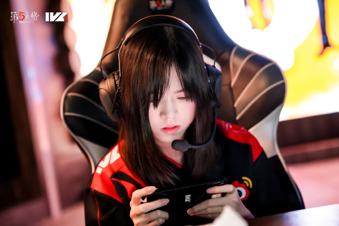 《第五人格》选手故事:WBG_Persica——冷焰不息,初心如磐