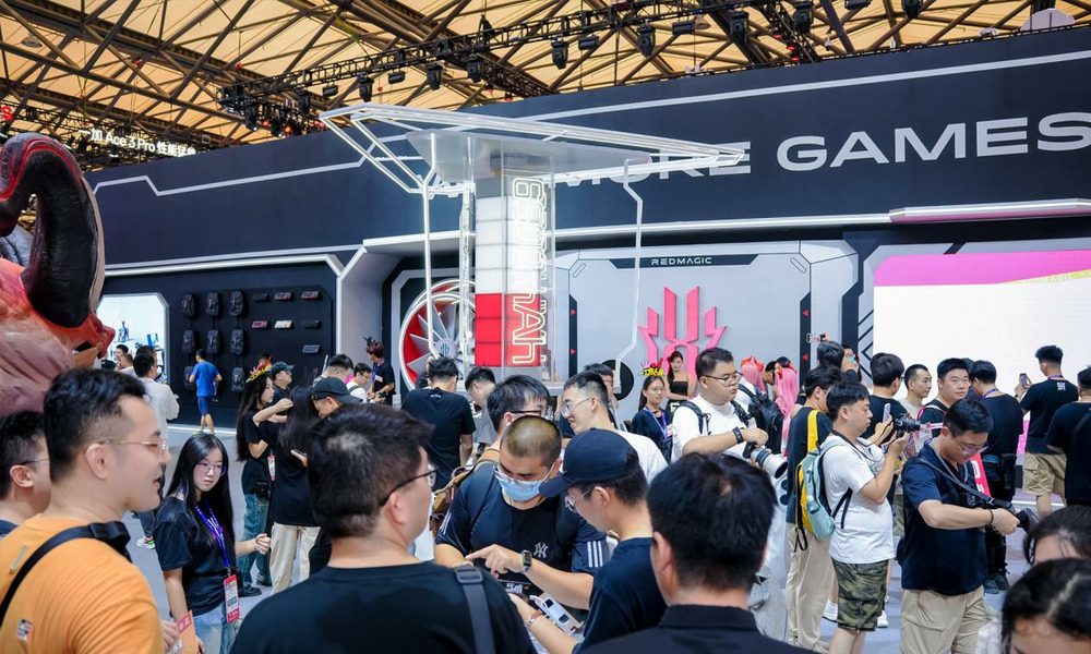 红魔平板黑科技首秀2024 ChinaJoy,震撼视觉新体验