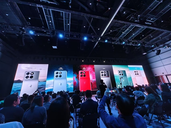蔚来最强旗舰!全新NIO Phone发布:6499元起