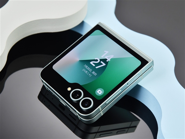 三星首款AI小折叠!Galaxy Z Flip6上手