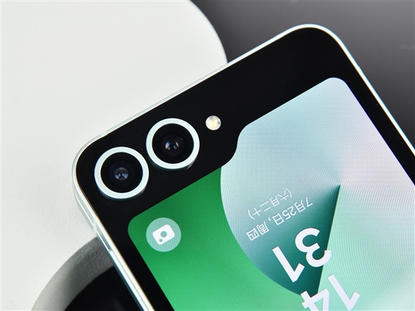 三星首款AI小折叠!Galaxy Z Flip6上手
