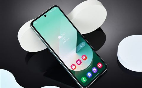 三星首款AI小折叠！Galaxy Z Flip6上手
