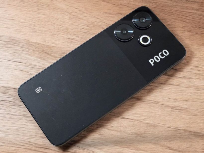 8 月 1 日发布,小米 POCO M6 Plus 5G 手机以及 POCO Buds X1 耳机实物照曝光