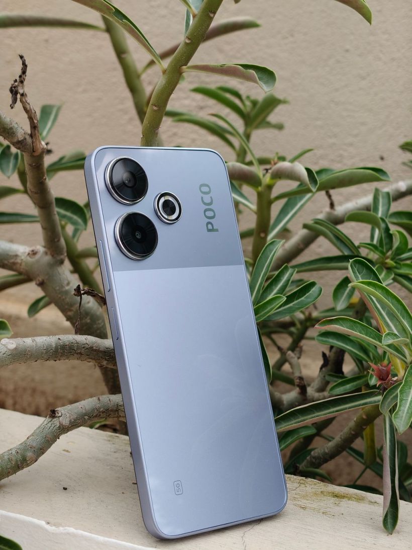 8 月 1 日发布,小米 POCO M6 Plus 5G 手机以及 POCO Buds X1 耳机实物照曝光