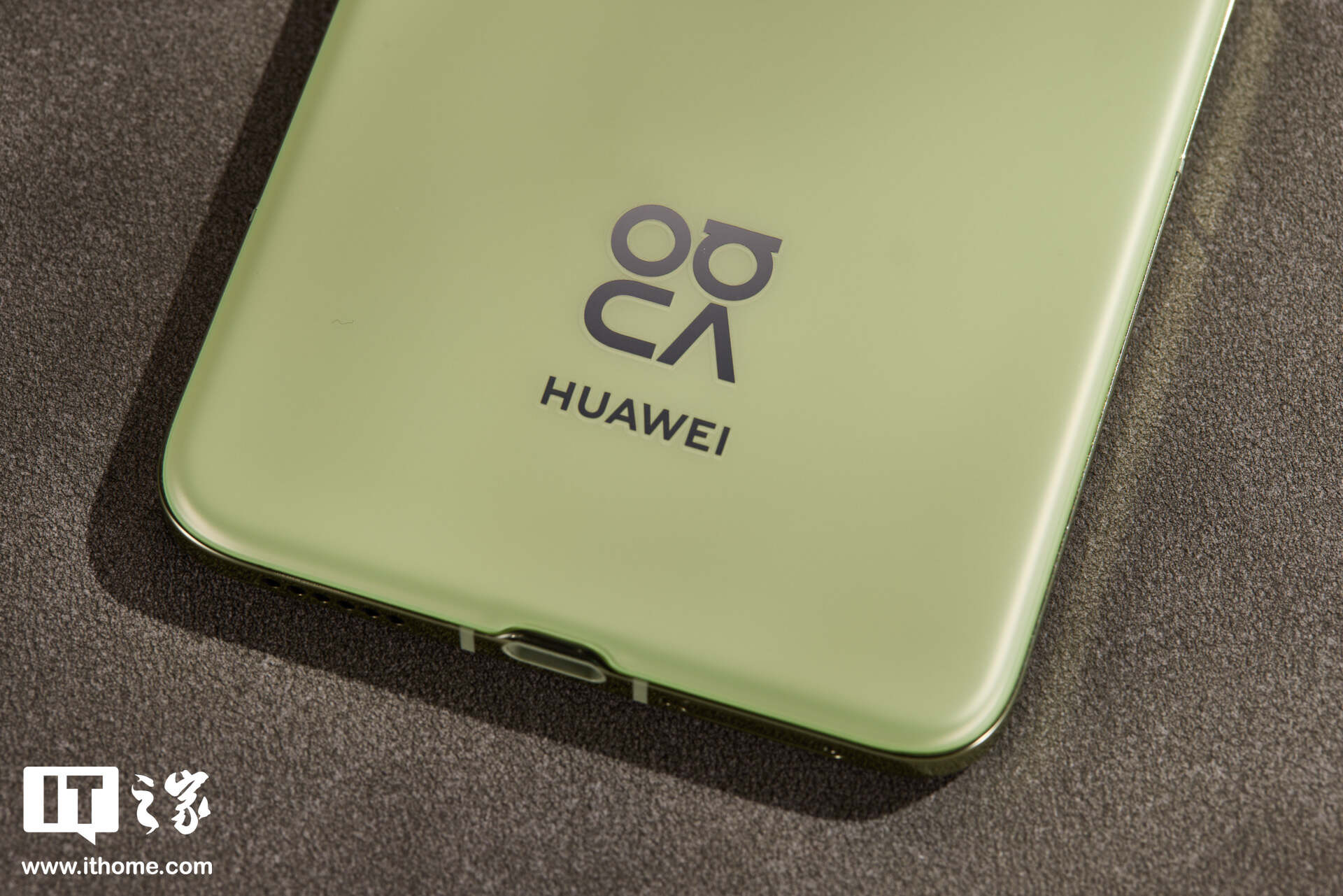 华为 nova Flip「向新绿」图赏:趣方屏设计、号称业界最薄小折叠