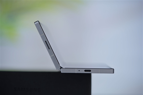 史上最轻薄的三星折叠屏!三星Galaxy Z Fold6图赏