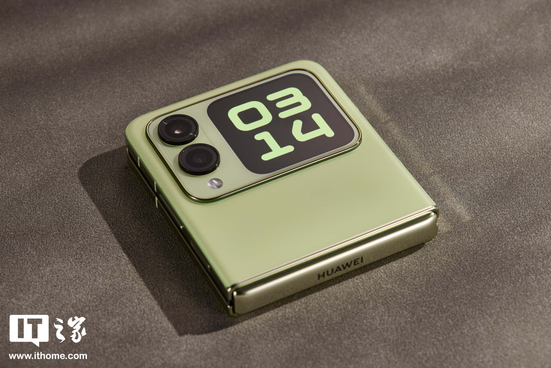 华为 nova flip 小折叠屏手机上市 72 小时销量突破 4.5 万台,同比 pocket s 提升 85%
