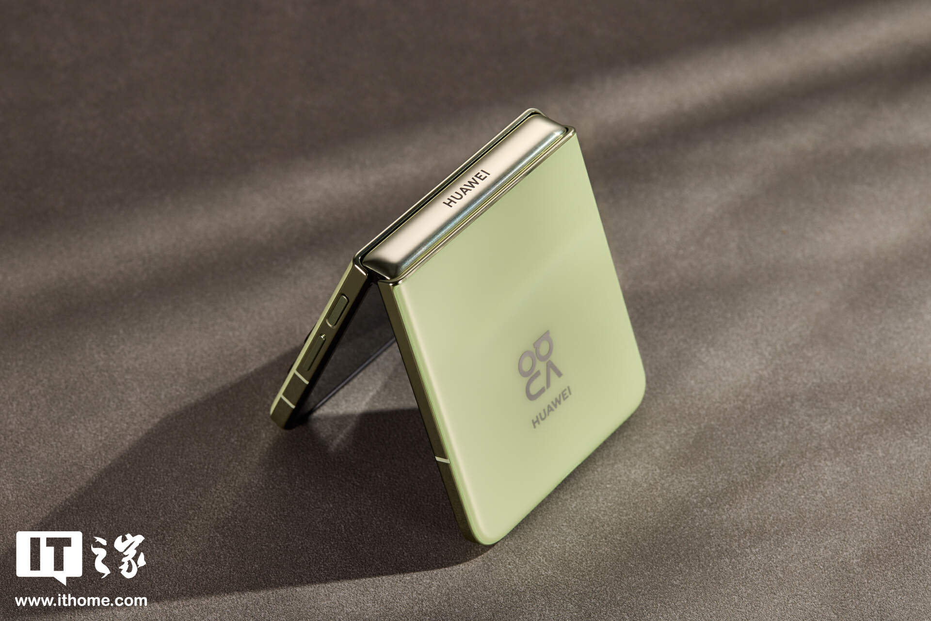 华为 nova Flip 小折叠屏手机上市 72 小时销量突破 4.5 万台,同比 Pocket S 提升 85%