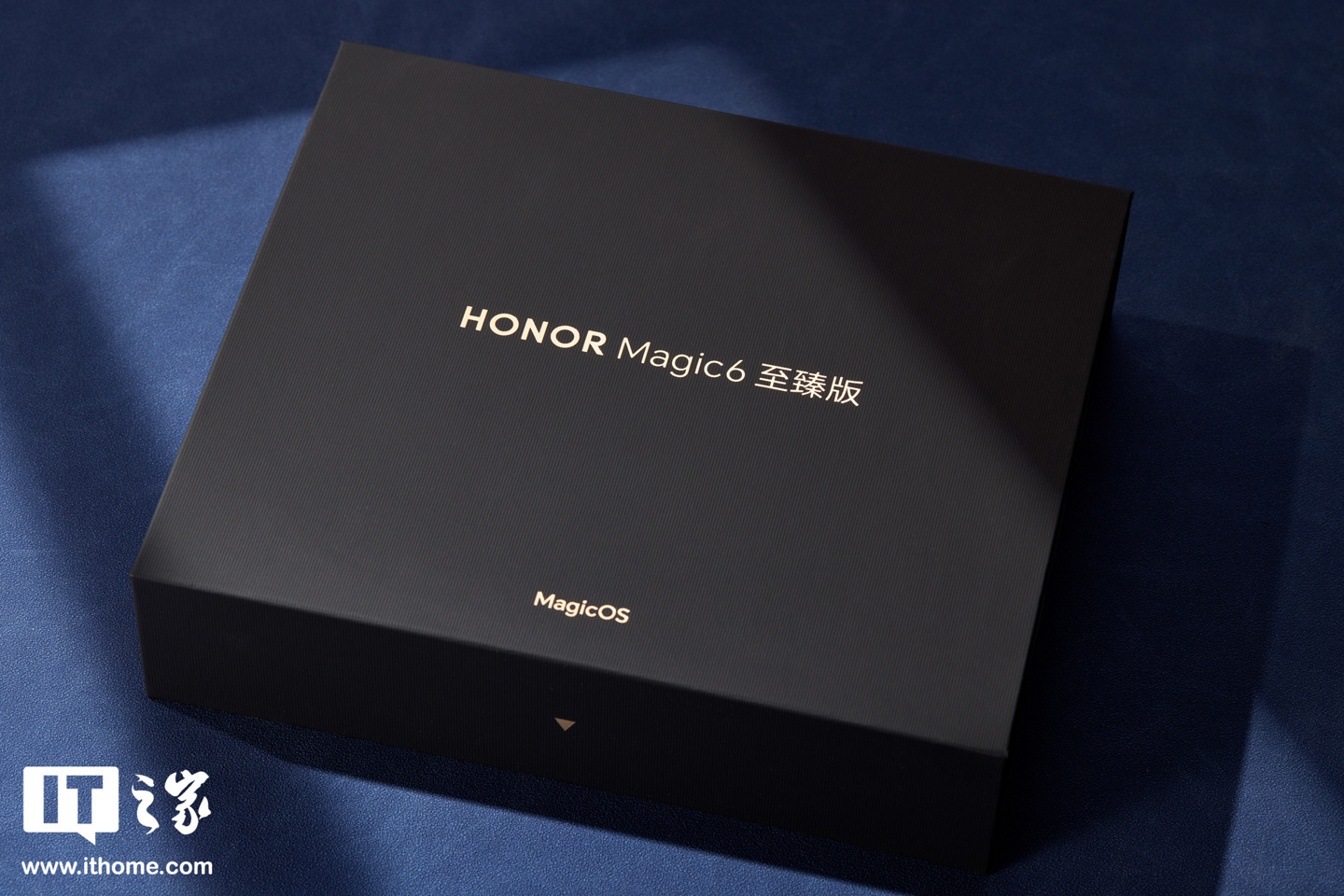 荣耀 Magic6 至臻版图赏:祁连天池,湖泊如镜