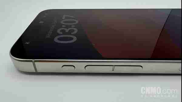 iPhone 15 Pro Max搭载触觉按钮的原型机曝光,项目已取消