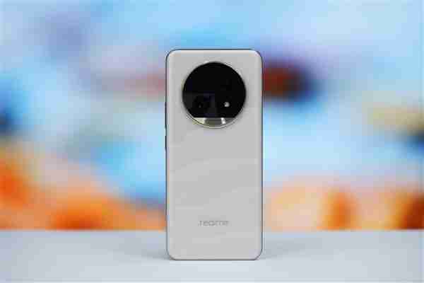 首发全新索尼超光影潜望长焦!真我13 Pro+图赏