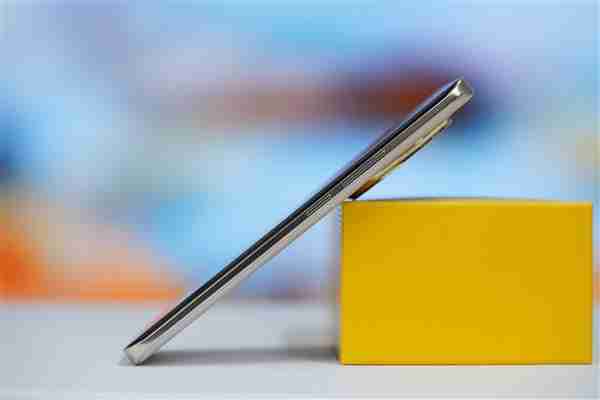 首发全新索尼超光影潜望长焦!真我13 Pro+图赏