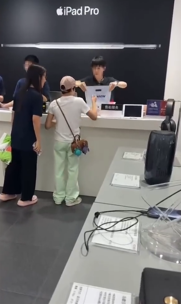 全红婵给妈妈买手机引热议:入手256GB iPhone 15 Pro Max