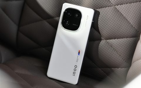 史上最强直屏旗舰！iQOO 13获认证：首批搭载骁龙8 Gen4+2K屏