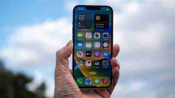LCD iPhone成为历史!苹果将彻底抛弃:一个时代终结