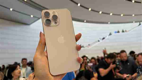 iPhone 16全系5种颜色实拍:你看中哪个?