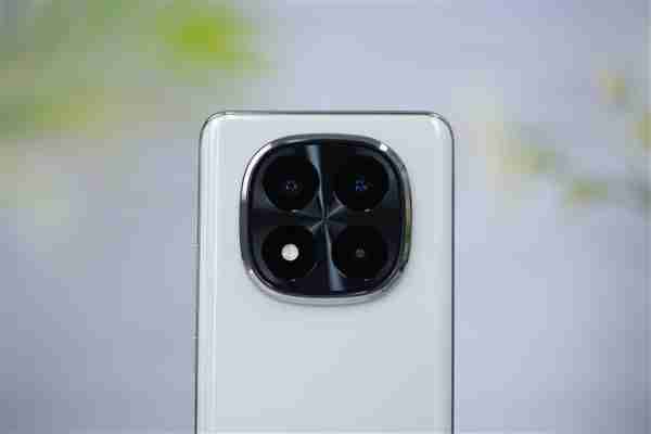 1.8米高也摔不坏!Redmi Note 14 Pro+图赏