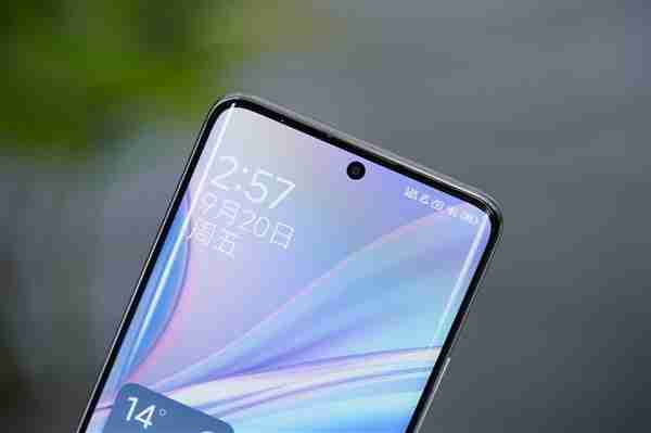 1.8米高也摔不坏!Redmi Note 14 Pro+图赏