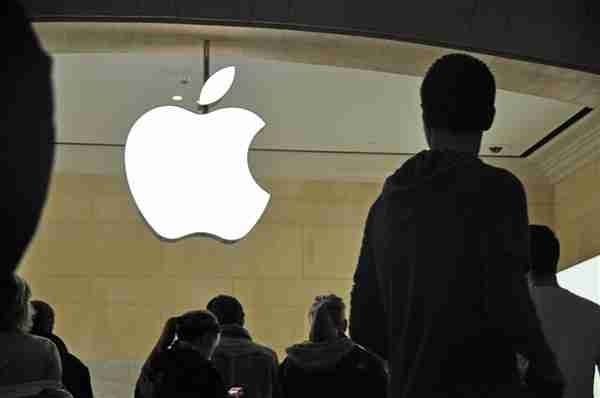 曝苹果已测试多款iphone折叠屏原型机!但均有明显折痕