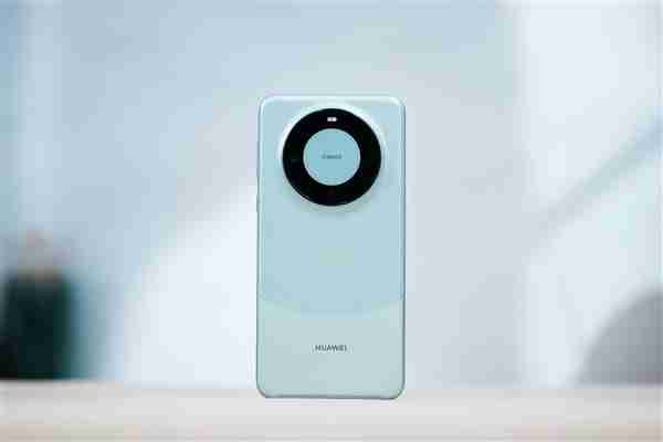 车评人韩路主力机用华为mate系列:不用iphone因为充电慢、信号差