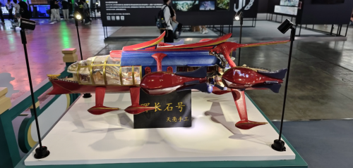 坏了,这游戏怎么“打铁”打到线下了?