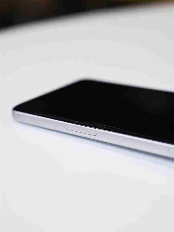 OPPO Find X8 Pro确认有拍照按键!命名抓拍快启键