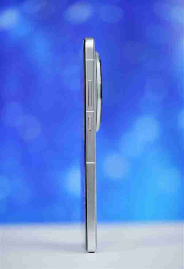 6799元新一代安卓机皇！vivo X200 Pro卫星通信版图赏