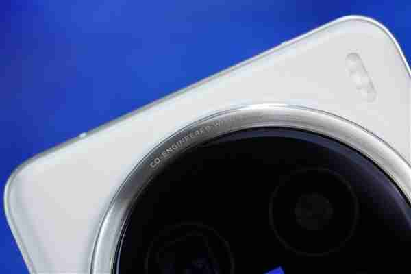 6799元新一代安卓机皇！vivo X200 Pro卫星通信版图赏