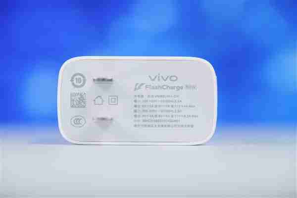 6799元新一代安卓机皇！vivo X200 Pro卫星通信版图赏