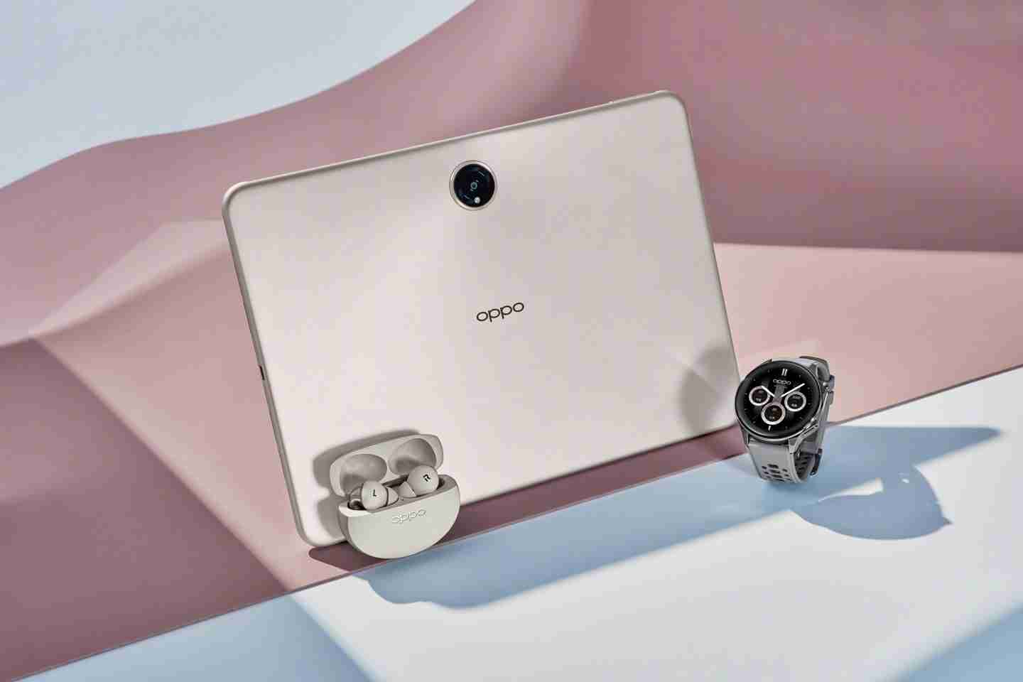 OPPO 全家桶照片公布,含 Find X8 系列手机、Pad3 Pro 平板等