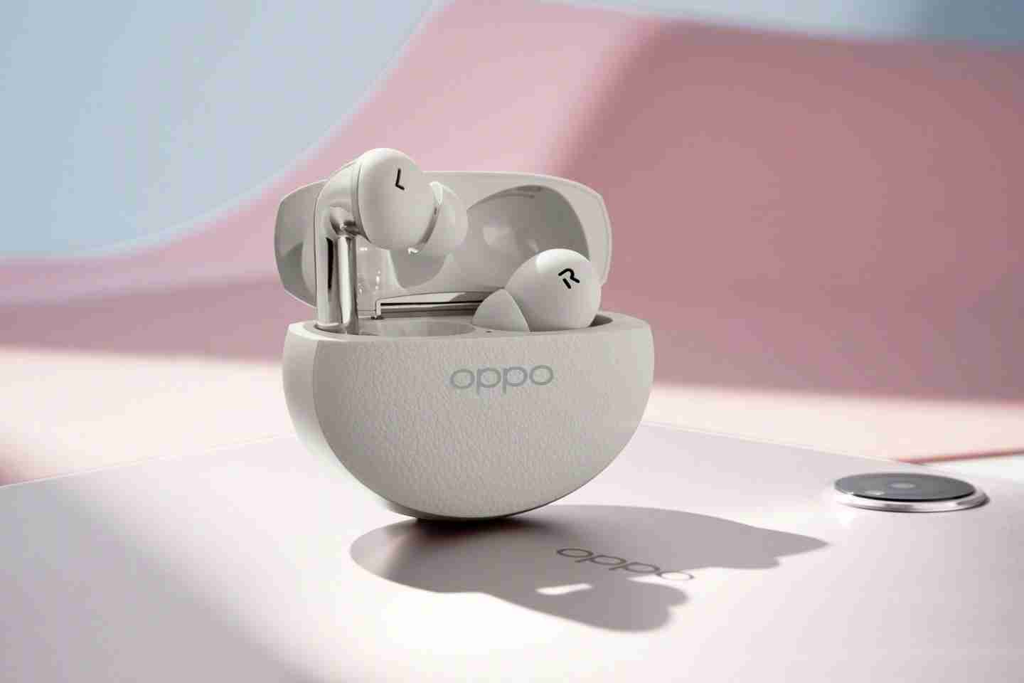 OPPO 全家桶照片公布,含 Find X8 系列手机、Pad3 Pro 平板等