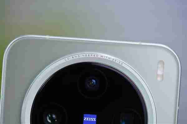 最强悍的小屏旗舰!vivo X200 Pro mini钛青图赏