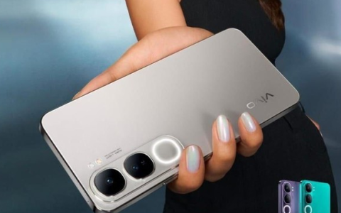 vivo Y300 5G新机海报公布：镜头设计很特别