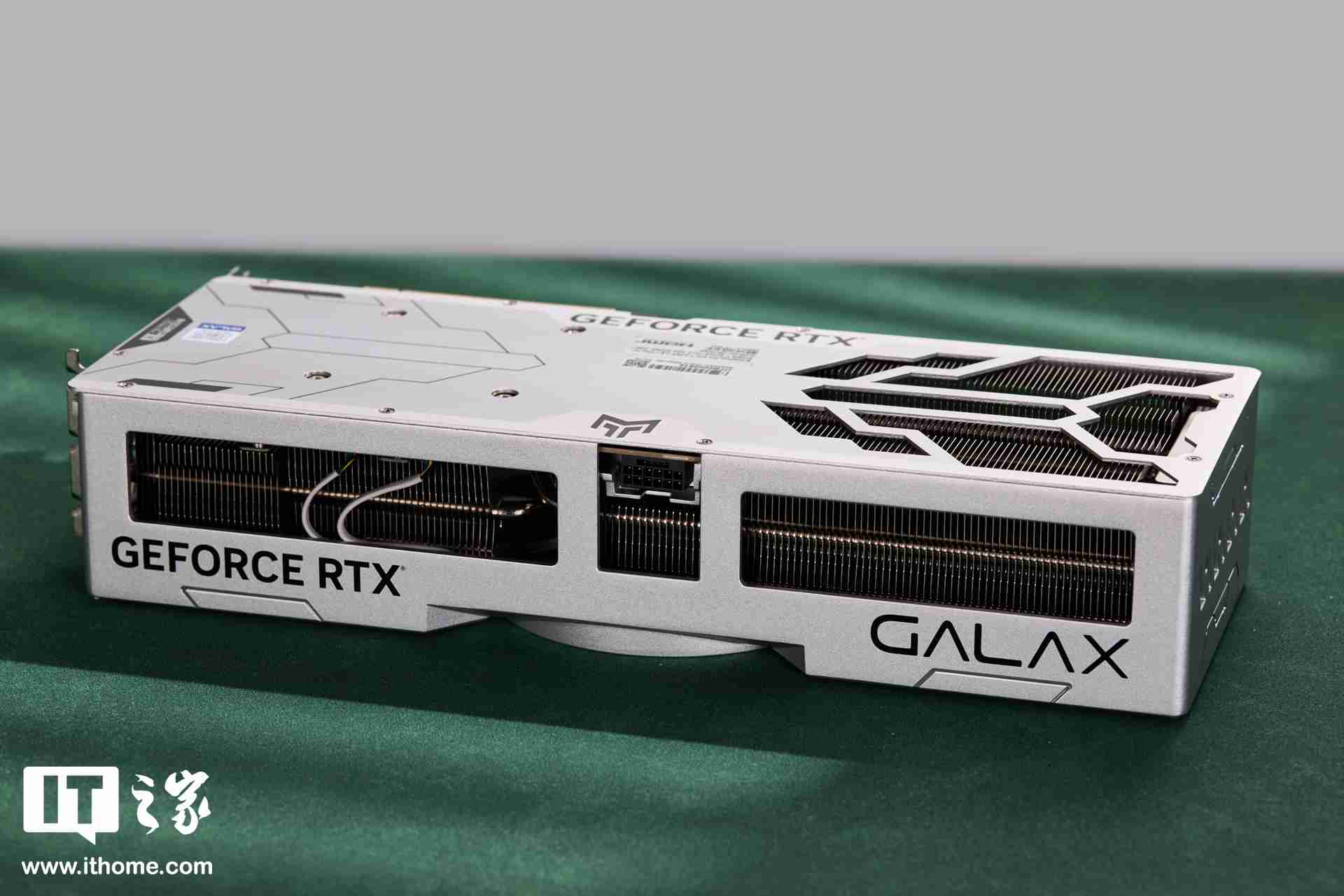 影驰 GEFORCE RTX 4070Ti SUPER 金属大师 Plus OC 图赏，硬派金属风，旗舰同款散热