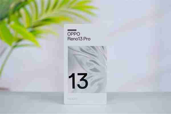 全等深四微曲屏!OPPO Reno13 Pro图赏